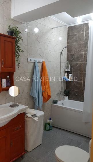 2 camere Statiunea Mamaia zona hotel Vega 105000 euro