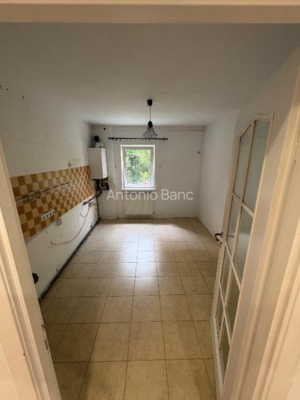 Apartament 3 camere , 2 băi în Brașov - 2