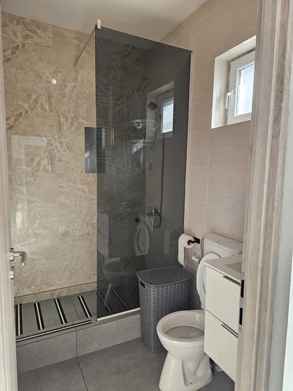 Închiriere Casă 2 camere +curte zona Rahova