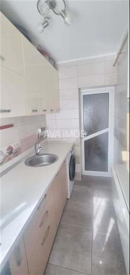 Apartament 3 camere nedecomandat, zona Milcov - 16