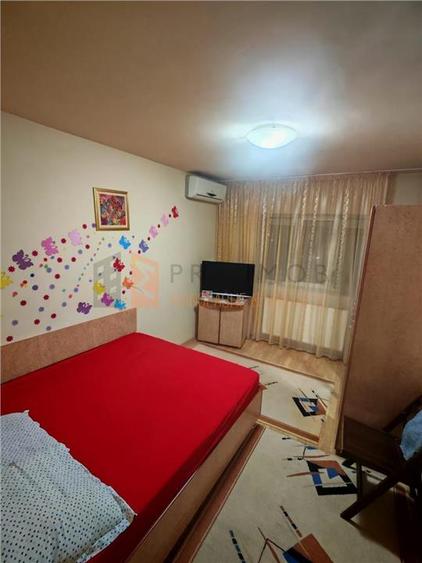 Apartament 3 camere cf 1 decomandat zona Centru