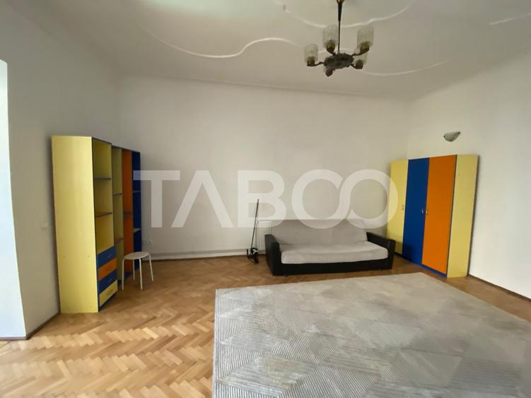 Garsoniera de inchiriat 42mpu mobilata utilata zona Centrul Istoric