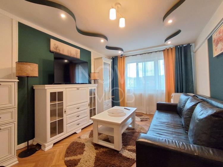 Apartament de inchiriat 3 camere etajul 4, cu lift, Zona Vasile Aaron