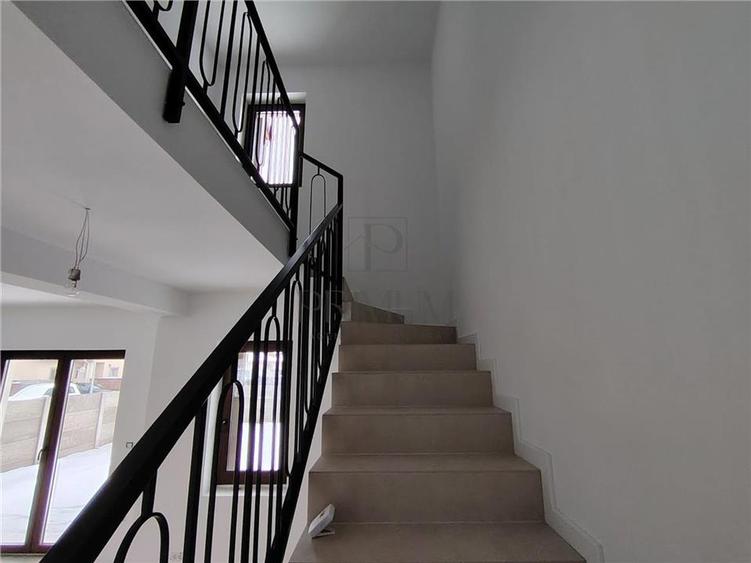 Duplex despartit prin camera tehnica - 2 dormitoare - 2 bai - zona foarte buna -