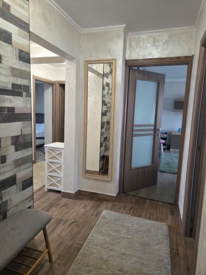 Apartament 3 camere, 2 balcoane, 2 bai, zona 1 Mai, Ramnicu Valcea