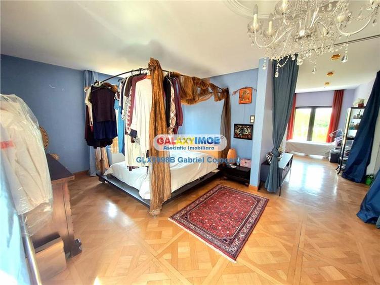 Vila stil florentin pe malul lacului,teren4043mp iesire la lac de 25ml - 26