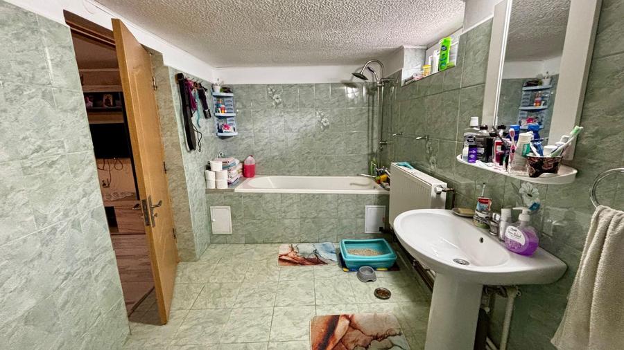 VANZARE 2 CORPURI DE CASA - TEREN 744 MP - BRATASANCA, PRAHOVA