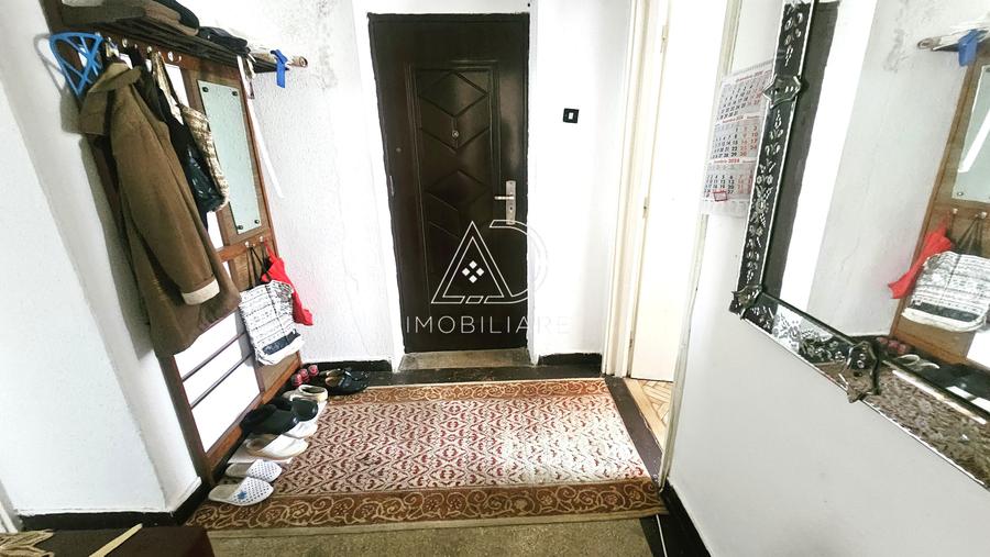 Apartament 3 camere decomandat de vânzare - zona Centrală – strada General Crist