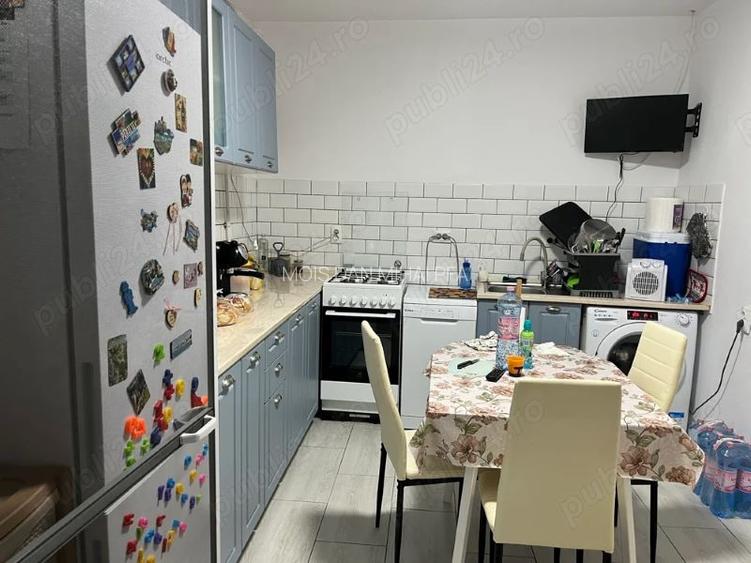 VAND CASA LA PRET DE APARTAMENT, ZONA LAZARET - 3