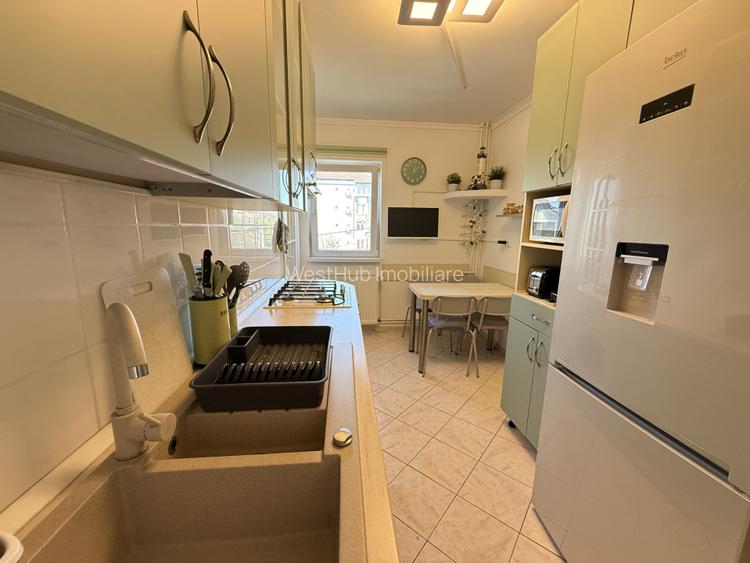 Apartament spatios, 3 camere si 3 balcoane, decomandat, etaj 2 - Lipovei - 6