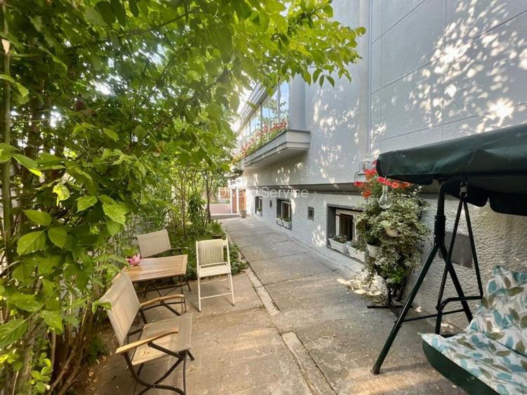 Vanzare jumatate vila arhitectura modernista  Cotroceni cu 2 garaje terasa 54mp - 16