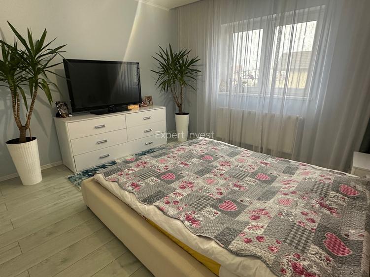 Casa individuala 5 camere - 2 bai - 922 mp teren - garaj - Selimbar - 13