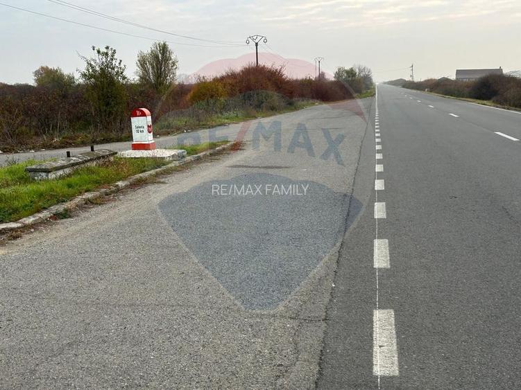 Teren Intravilan  20000 mp. plus cladire statie Peco - 3