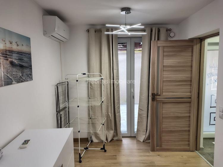 Casă compusa din 3 apartamente, P+E,  zona central - 11