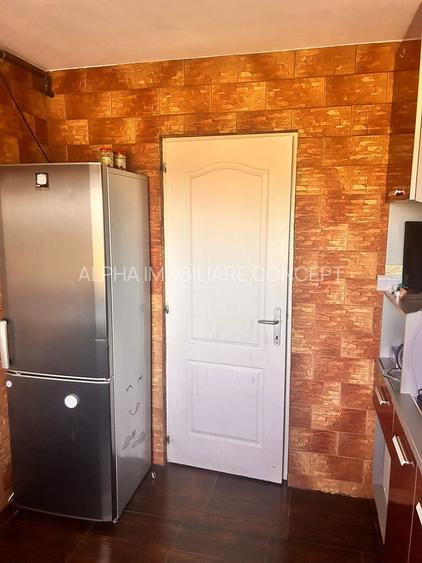 Apartament 3 Camere Semidecomandat - INEL II - 3