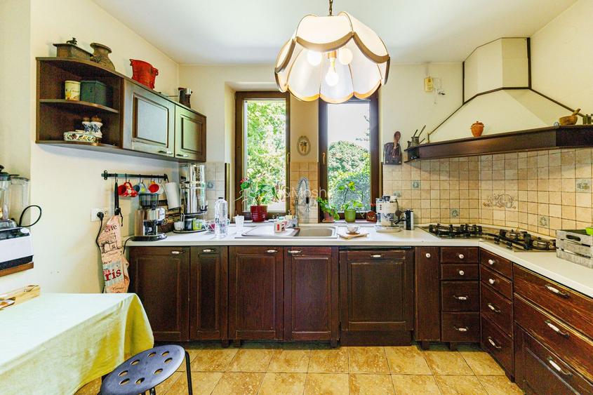 Locuiește lângă pădure, dar cu toate facilitățile la îndemână - 8