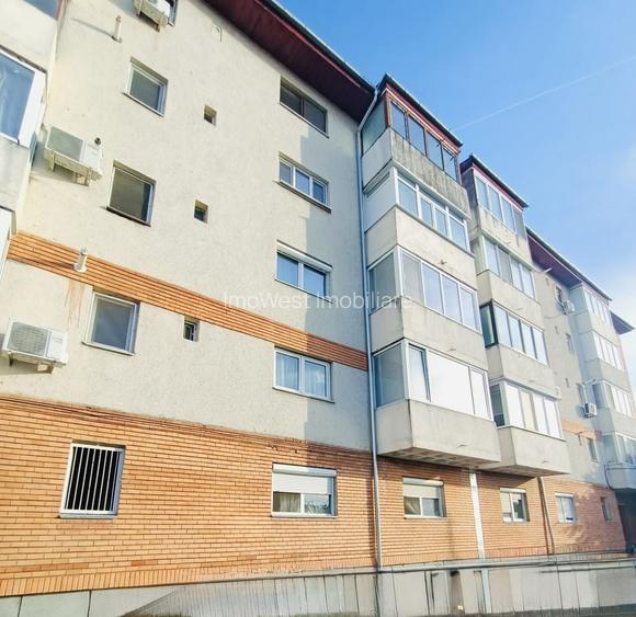 Steaua | 38 mp utili | Etaj 2 | Centrală proprie | Decomandat - 13