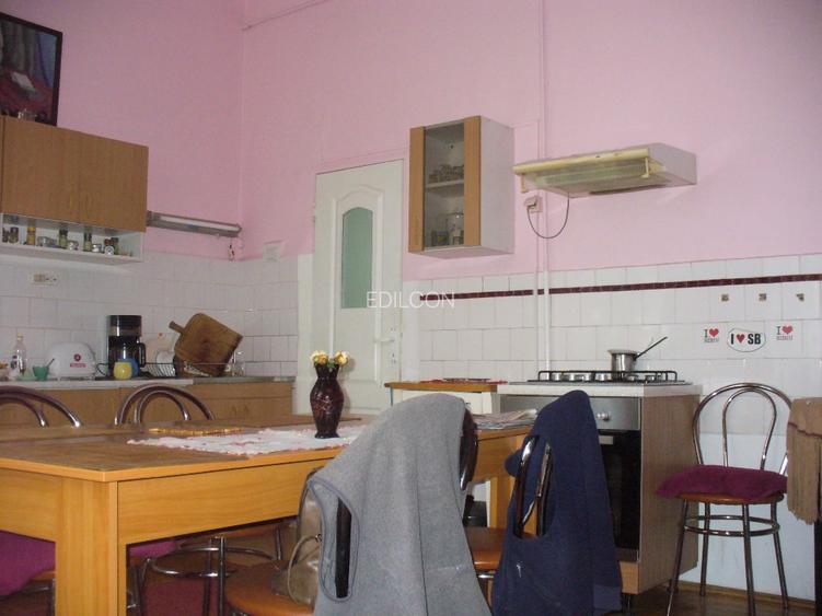 Apartament la casa zona centrala - 6