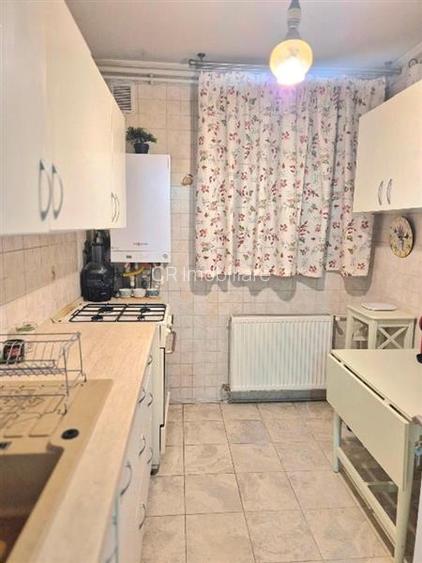 Apartament de 3 camere renovat Titan Metrou Grigorescu bloc H - 2