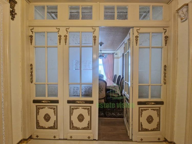 Apartament superb pe doua nivele, renovat integral, in vila, curte proprie, Grad