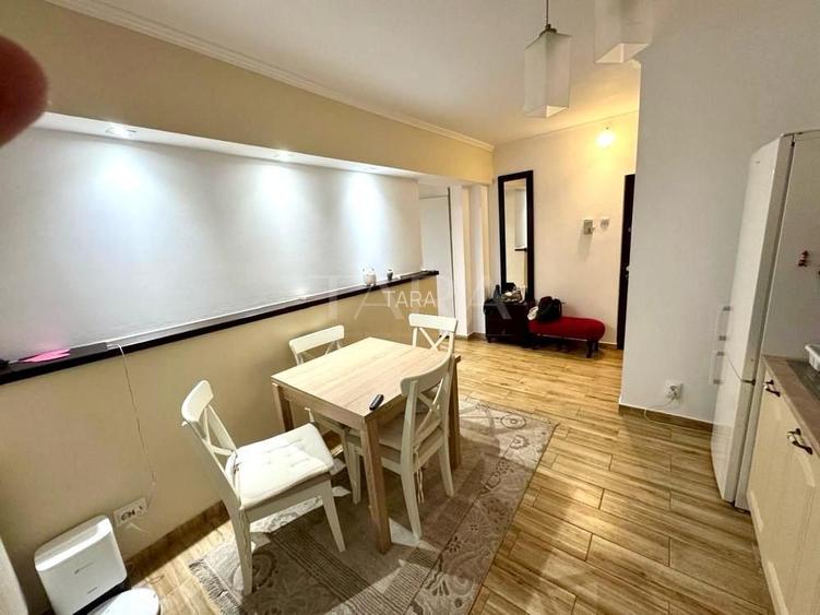 | 2 camere | decomandat | ZONA BIG | - 3