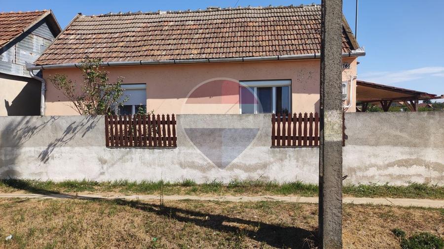Casă renovata cu 2 camere de vânzare 25 km de Oradea, Salard