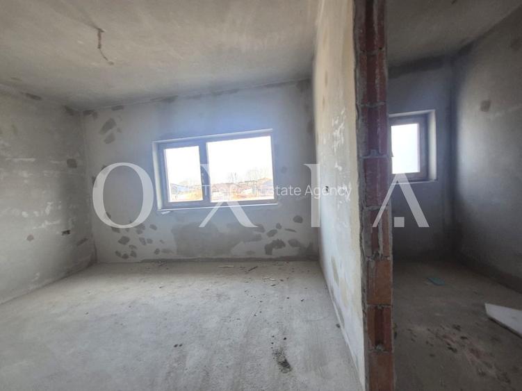 AX1187 Mosnita Noua, 1/2 Duplex Despartit Prin Camera Tehnica - 7