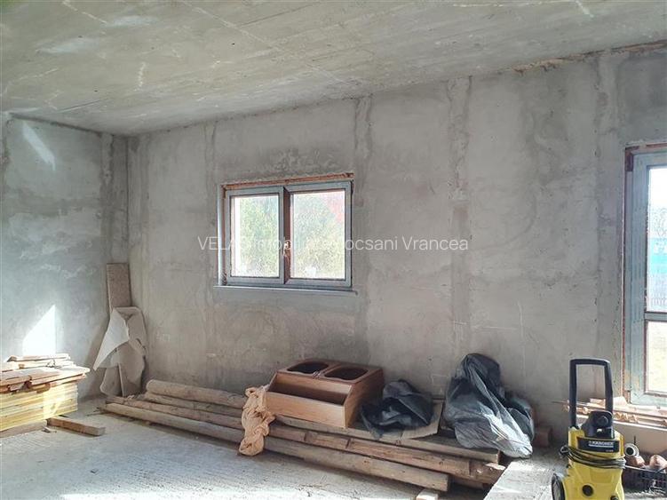 Vila in Gugesti P+M, cu 1000 mp teren intravilan - 2