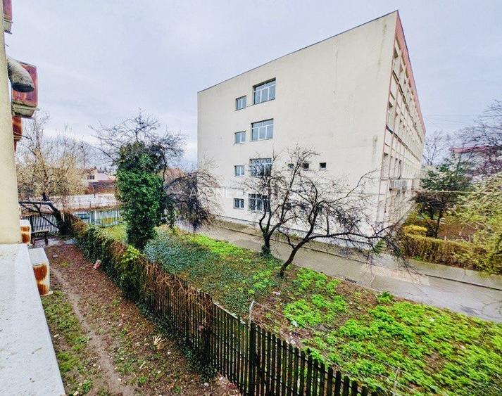 Garsonieră la etajul 1, în bloc renovat, cu lift - 9