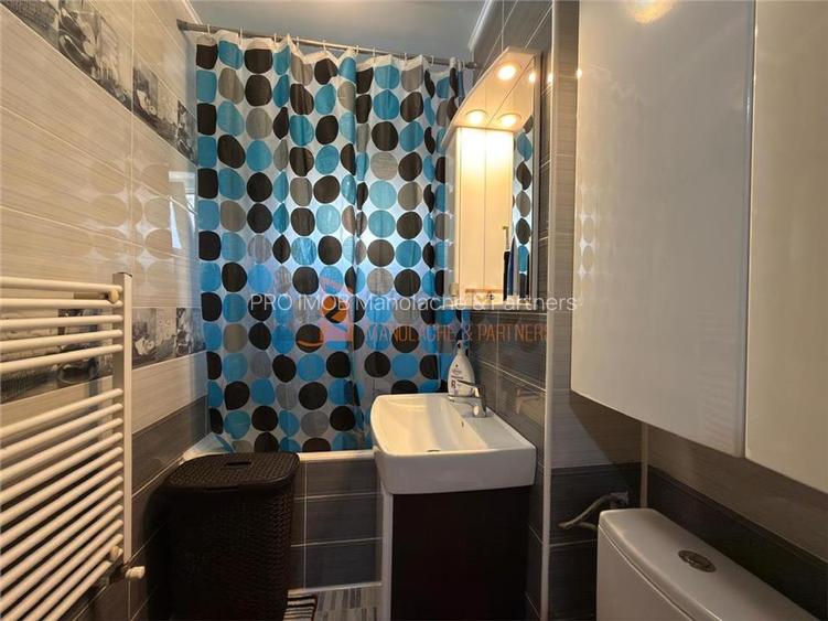 Apartament 3 camere cf 1 semidecomandat zona Micro 3 - 13