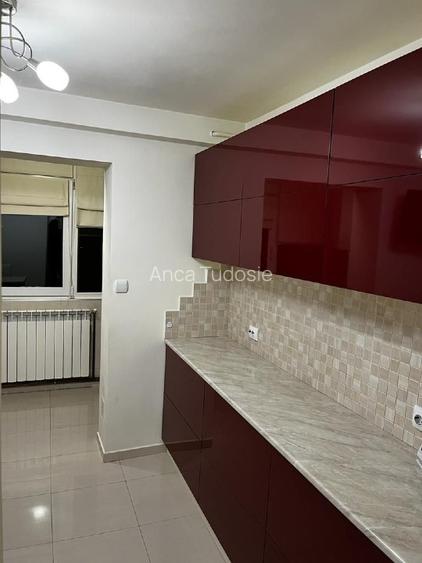Se vinde Apartament cu 3 camere, decomandat. 70 MP - 2