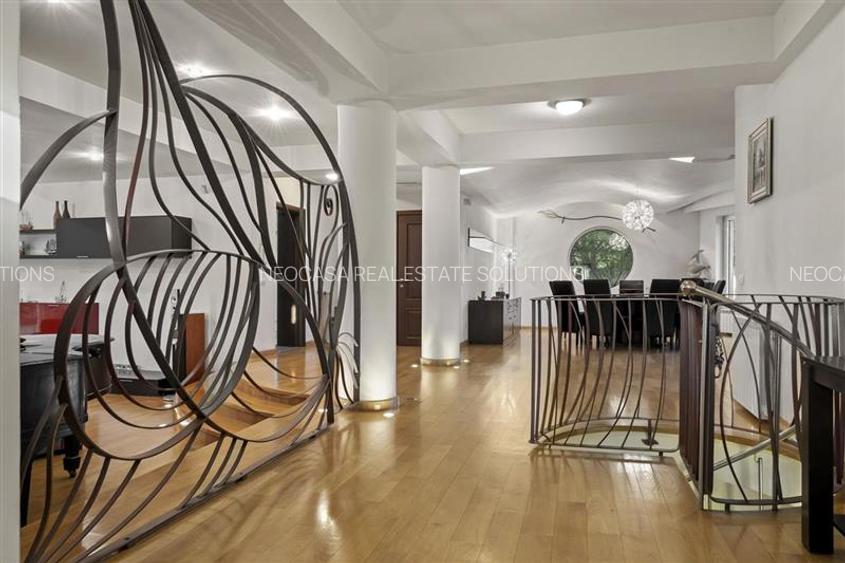 Vila de lux in apropiere de Cambridge School | Curte superba - 15