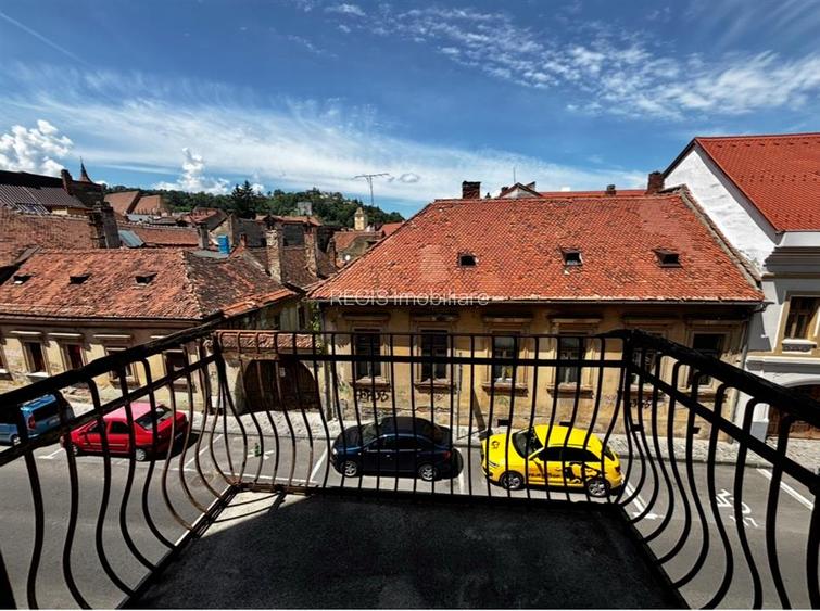 Apartament 6 Camere / Curte Privata | Centrul Istoric/ COMISION 0 - 14
