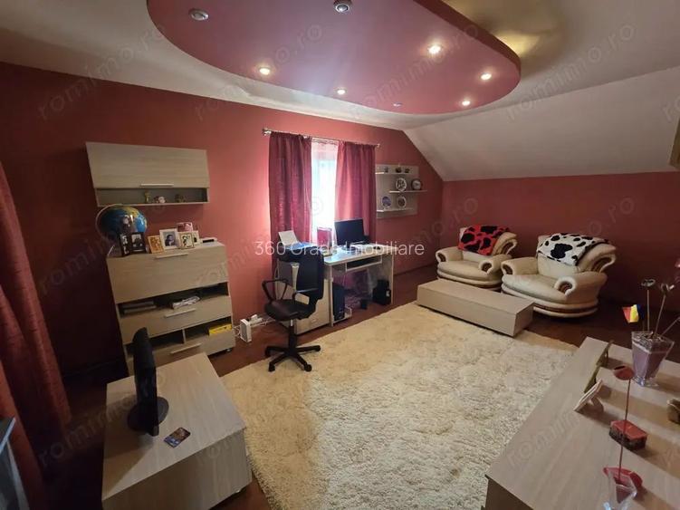 Casă Individuală cu 8 Camere și 4 Băi de Vânzare în Ciarda Roșie - 375 - 8