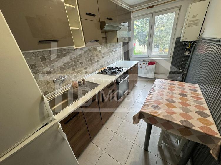 Apartament cu 3 camere, decomandat, 84mp, Zona Poli 2 - 6