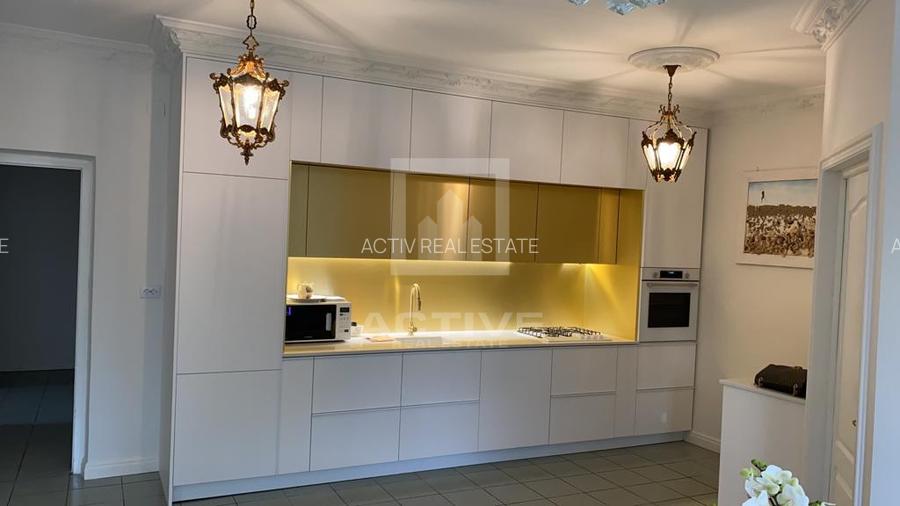 Vila exceptionala in zona CETĂȚUIE - 2