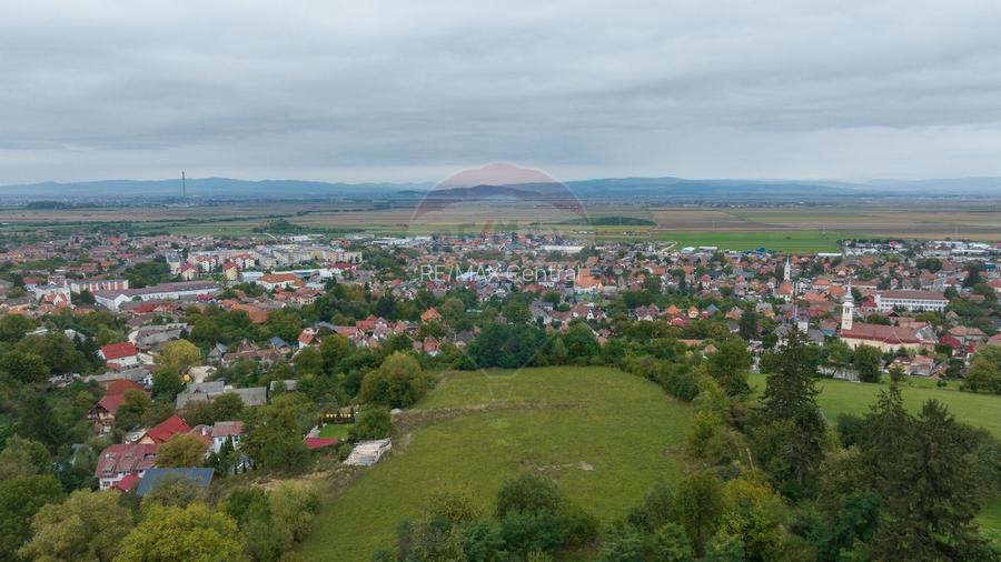 Proiect autorizat (AC) pentru constructia a 6 vile individuale P+M - 9