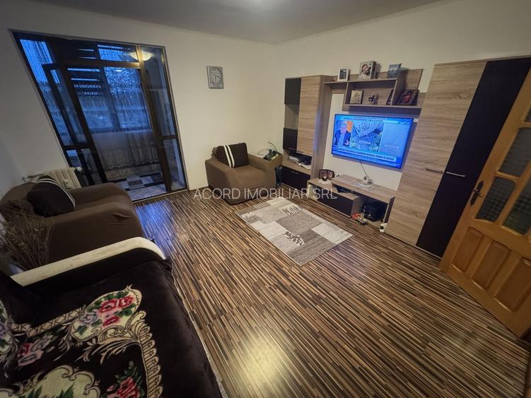 Garsoniera zona Far - 2