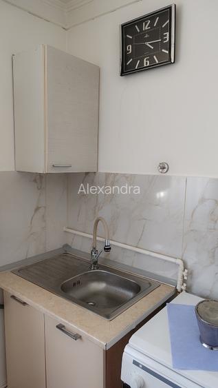 Casă cu curte și garaj de vânzare  - 12