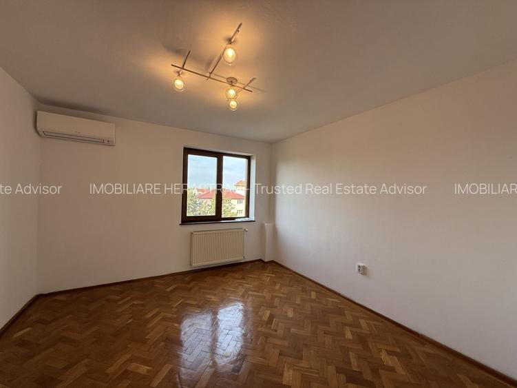 Vila spațioasă în Sisesti | 600 mp | 9 locuri de parcare | Teren 1500 mp - 26