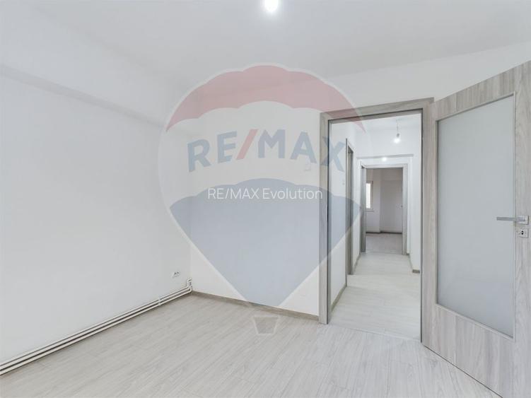 Apartament cu 4 camere de închiriat în zona Centrul Civic - 13