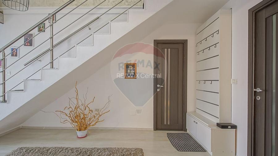 Comision zero, casa individuala + cabana A frame in Bod, la intrare - 12