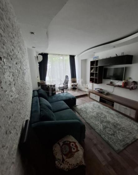 3 camere, 1/4, anvelopat, 2 boxe 20mp-Apusului - 2