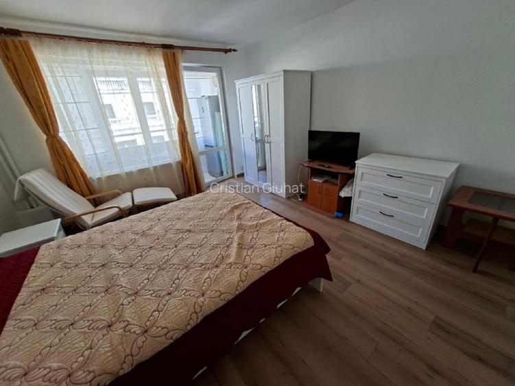 Garsoniera vis a vis de Athenee Palace nou renovata si mobilata  - 5