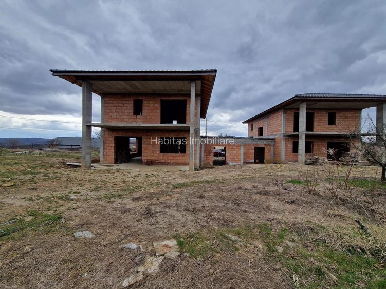 Casa individuala (semicolectiva) 172 mp utili, teren 765 mp Feleacu - 2