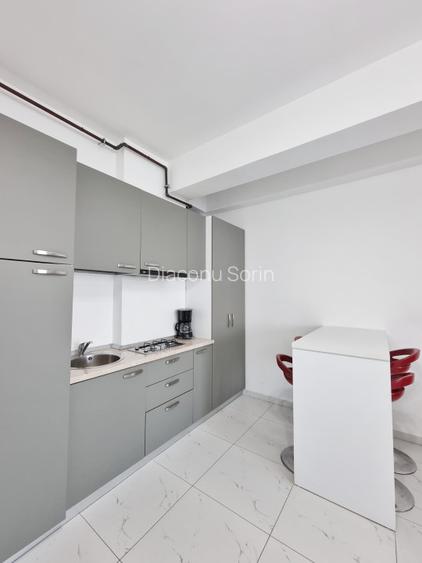 Priveliste frontala la mare, la cativa pasi de nisip - 5