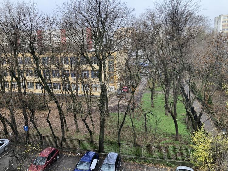 Apartament 2 camere de vânzare, 4/9, zona Obregia-Berceni, Comision 0% - 3