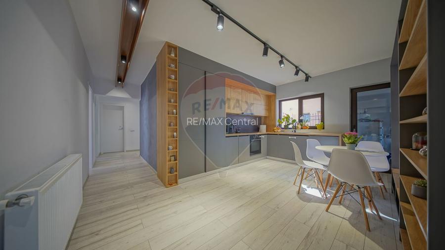 Vilă modernă, cu garaj, panouri și pompă de căldură, Cristian - 16