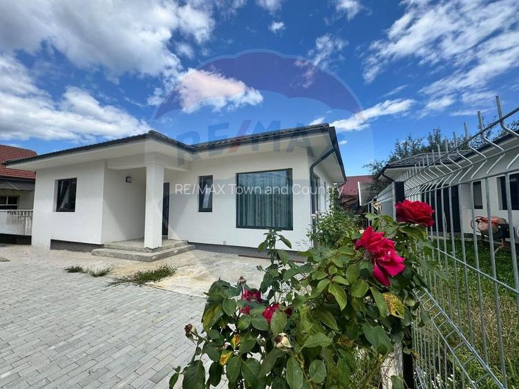 Casă / Vilă cu 4 camere - 2
