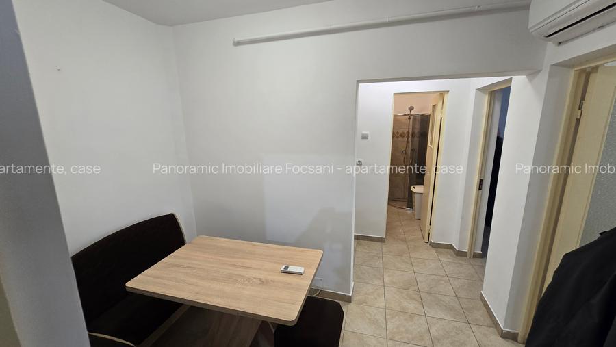 Apartament de vanzare  2 camere, renovat si mobilat complet,  central Focsani - 6